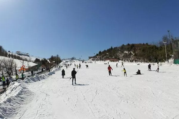 安吉江南天池滑雪場(chǎng)在哪怎么去